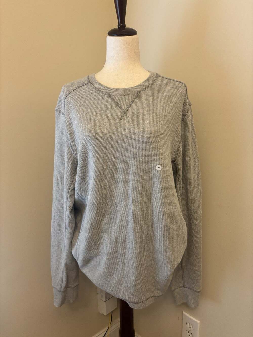 Eddie Bauer NWT Waffle Knit Gray Men’s Longsleeve Sweater Size M